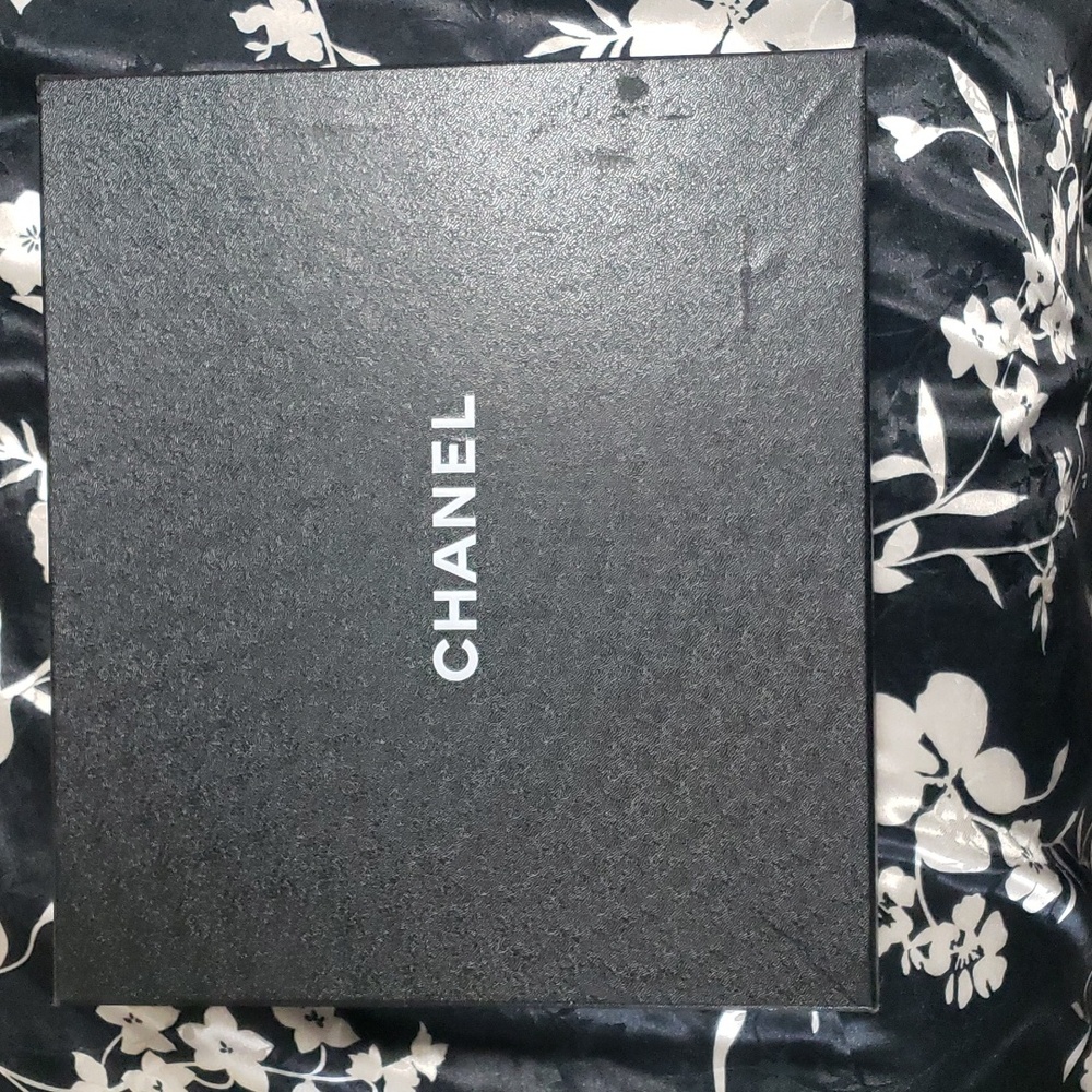 Chanel box